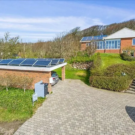 Spacious Foresthouse With Stunning View Ydby