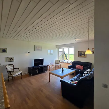 Nyaraló Spacious Foresthouse With Stunning View