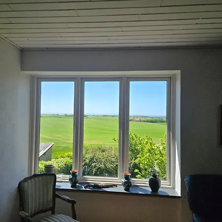 Spacious Foresthouse With Stunning View Nyaraló *
