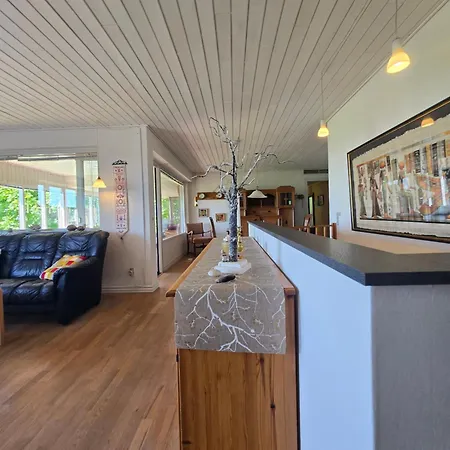 Nyaraló Spacious Foresthouse With Stunning View