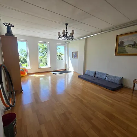 Nyaraló Spacious Foresthouse With Stunning View Ydby
